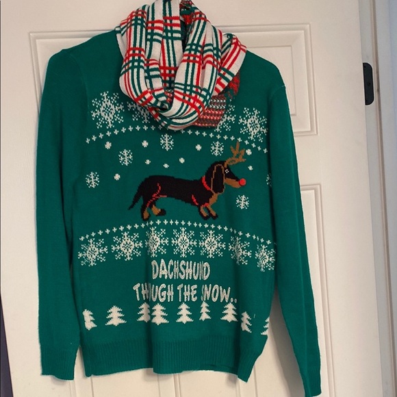 Green dachshund through the snow Christmas sweater with matching scarf - Picture 1 of 4